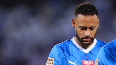 Neymar joga bem, mas sente les&atilde;o e deixa campo ap&oacute;s menos de 30 minutos pelo Al-Hilal