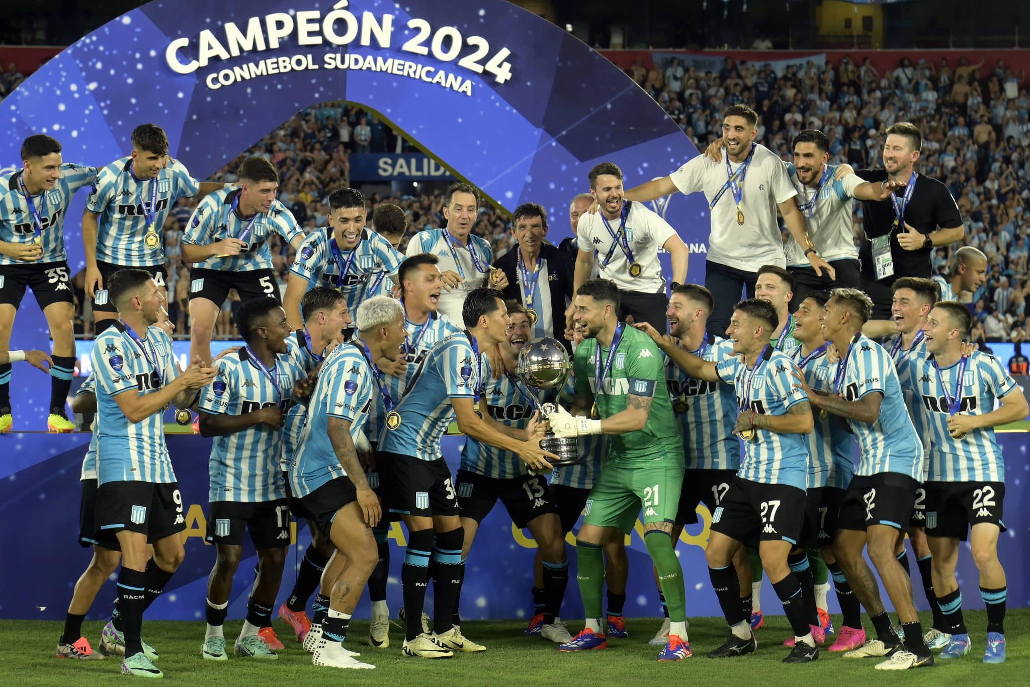 De Paul torcedor, reden&ccedil;&atilde;o de Quintero e vingan&ccedil;a de t&eacute;cnico: as hist&oacute;rias do Racing campe&atilde;o