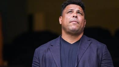 Sonhando com a CBF, Ronaldo joga tênis enquanto Valladolid faz pior início da história