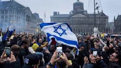Conflito entre torcedores do Ajax e israelenses gera 62 pris&otilde;es e at&eacute; &lsquo;miss&atilde;o diplom&aacute;tica&rsquo;