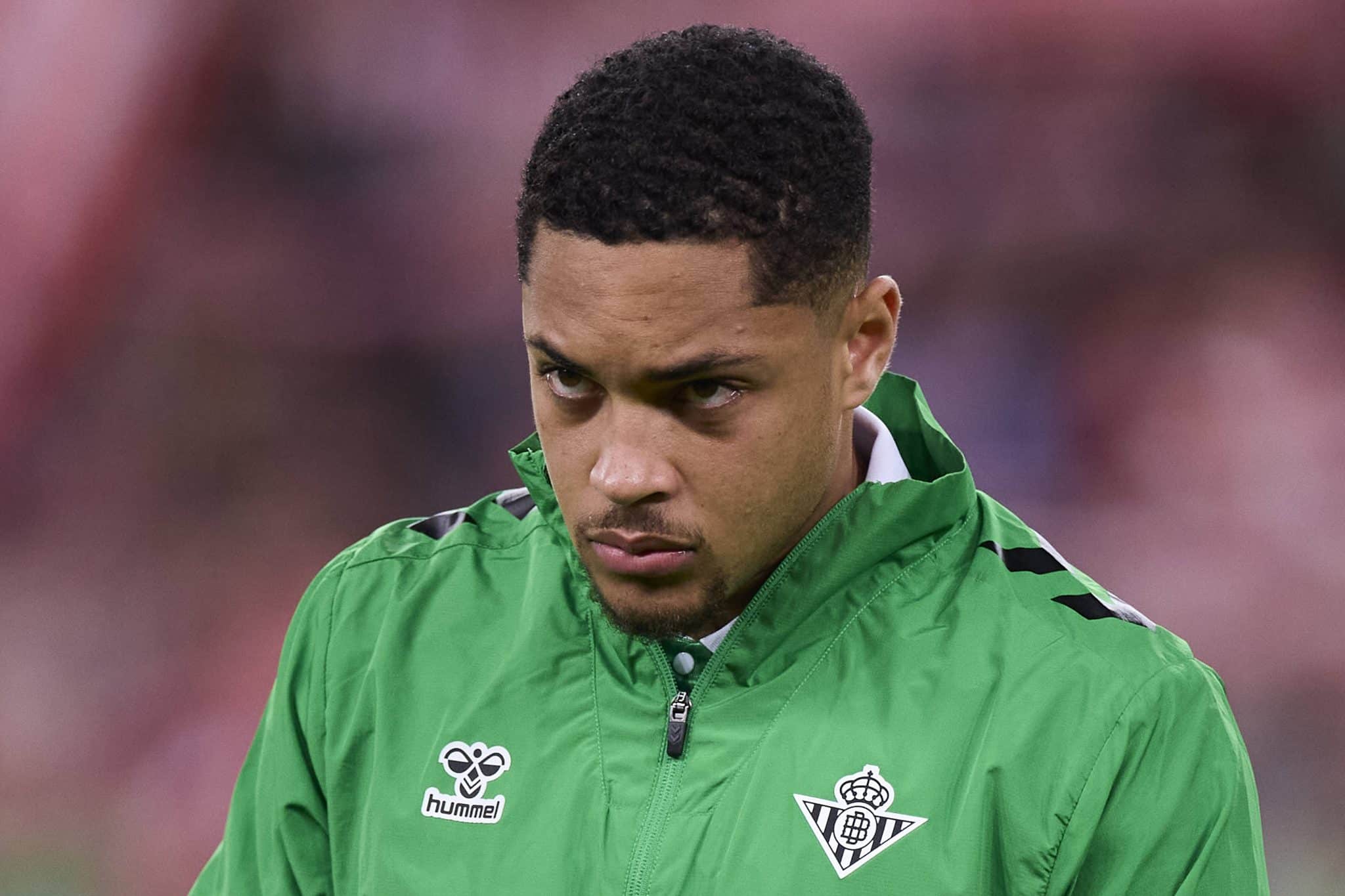 Ex-Manchester City &lsquo;usa&rsquo; Rom&aacute;rio para motivar Vitor Roque no Betis