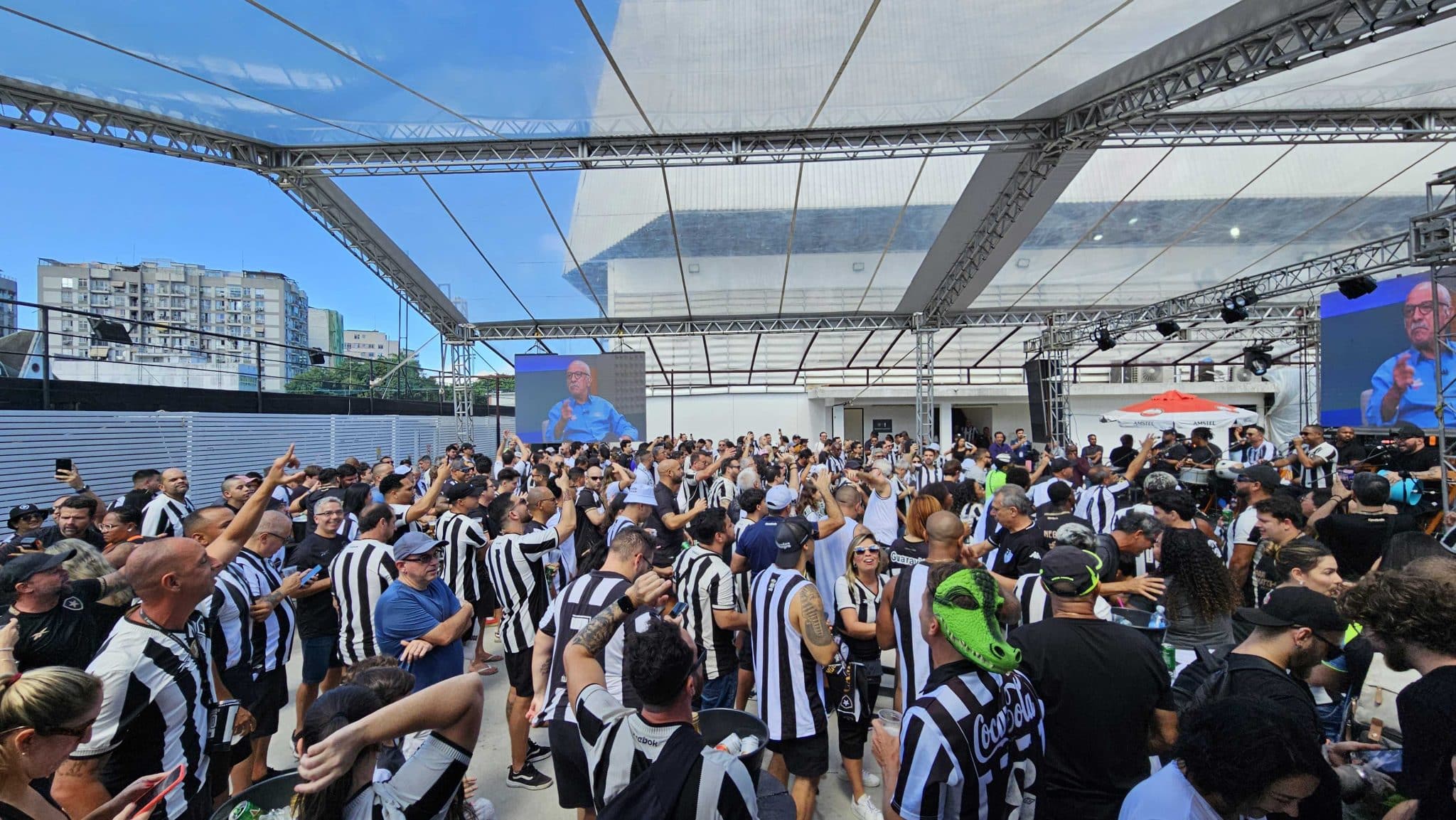 Decep&ccedil;&atilde;o e gritos de &lsquo;campe&atilde;o&rsquo;: queda do Botafogo para o Pachuca gera clima agridoce na torcida