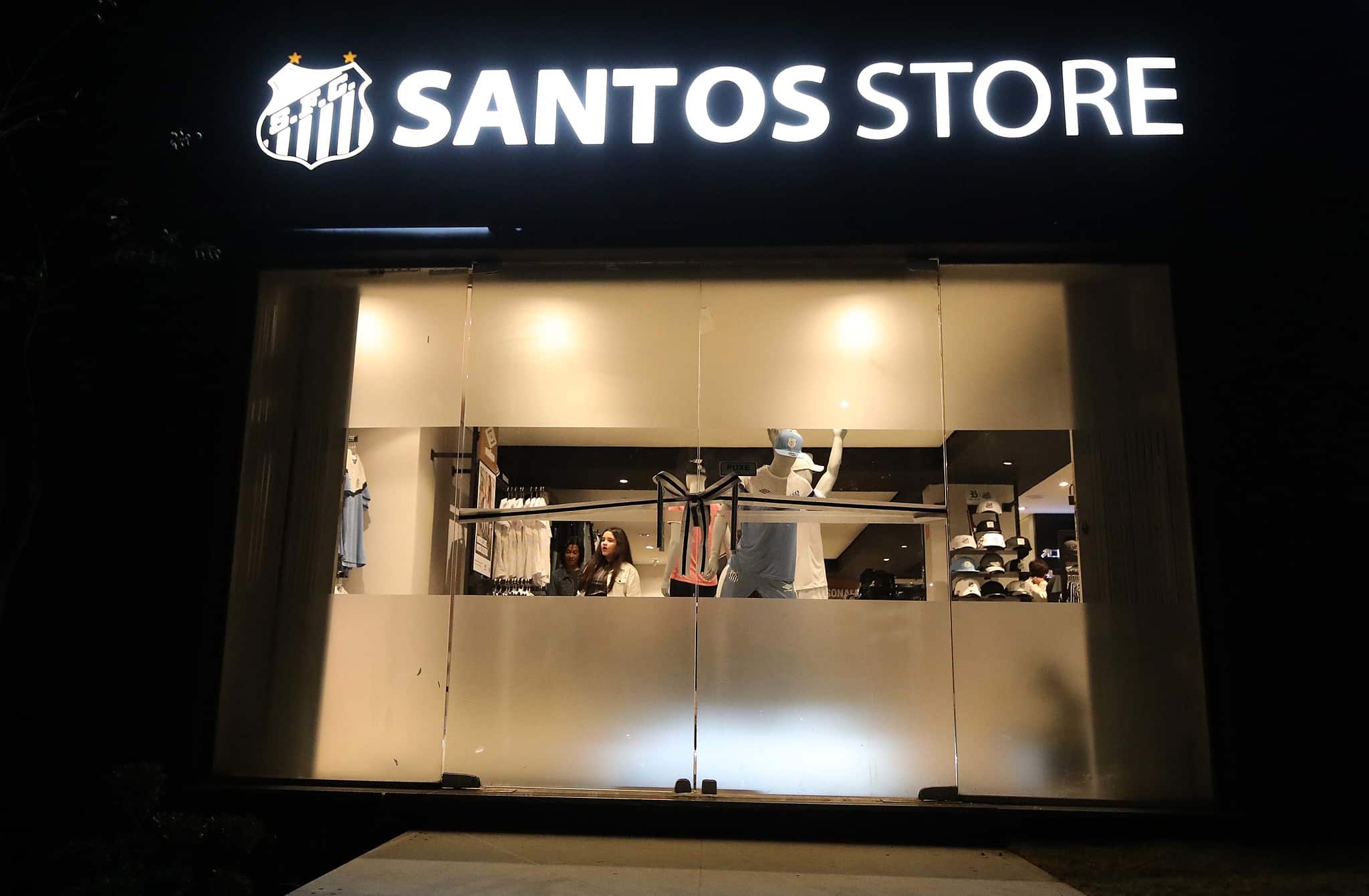 Santos Store vai &agrave; Justi&ccedil;a contra o Peixe para abrir nova unidade