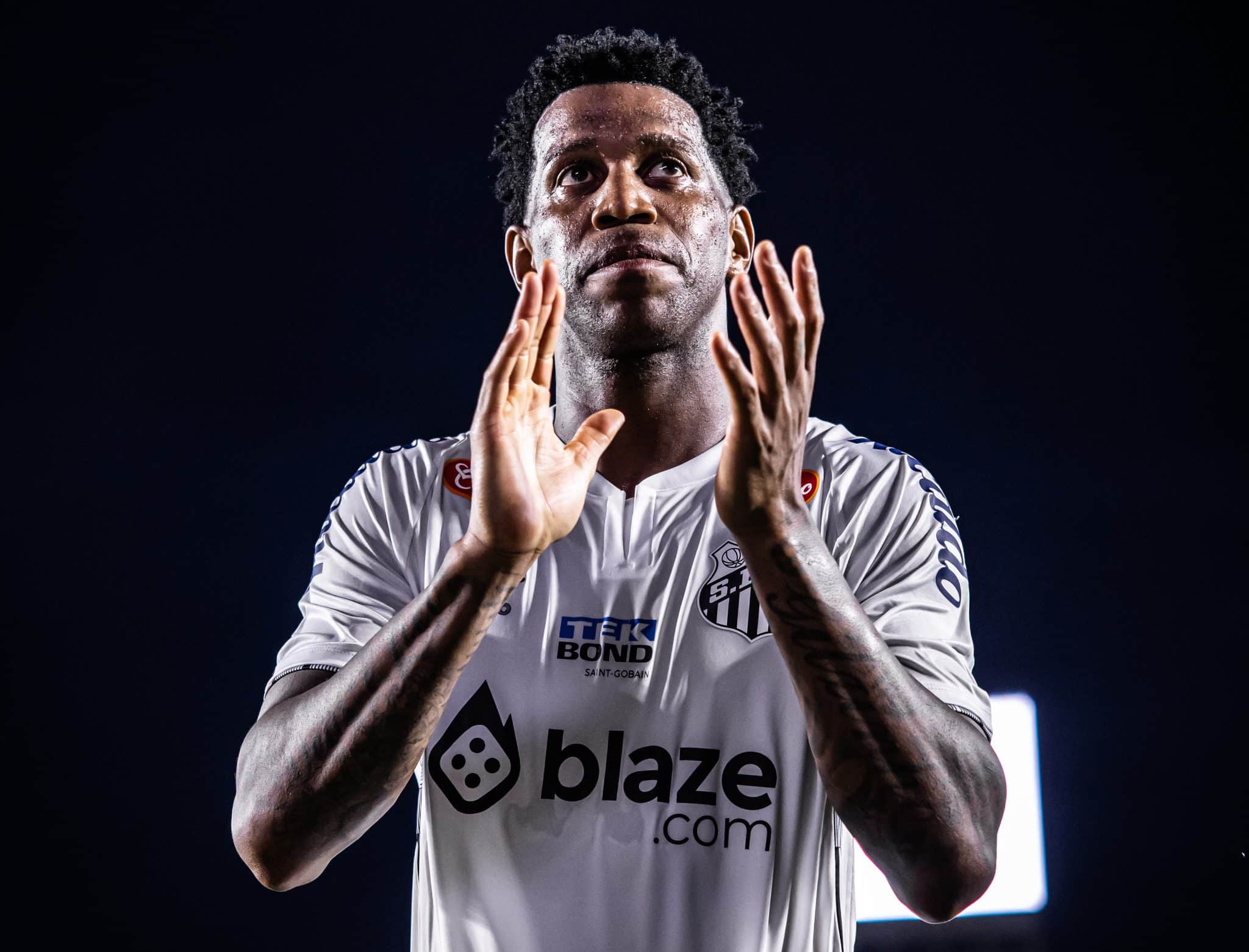 Gil renova ou sai do Santos? Tudo que sabemos sobre a situa&ccedil;&atilde;o do zagueiro