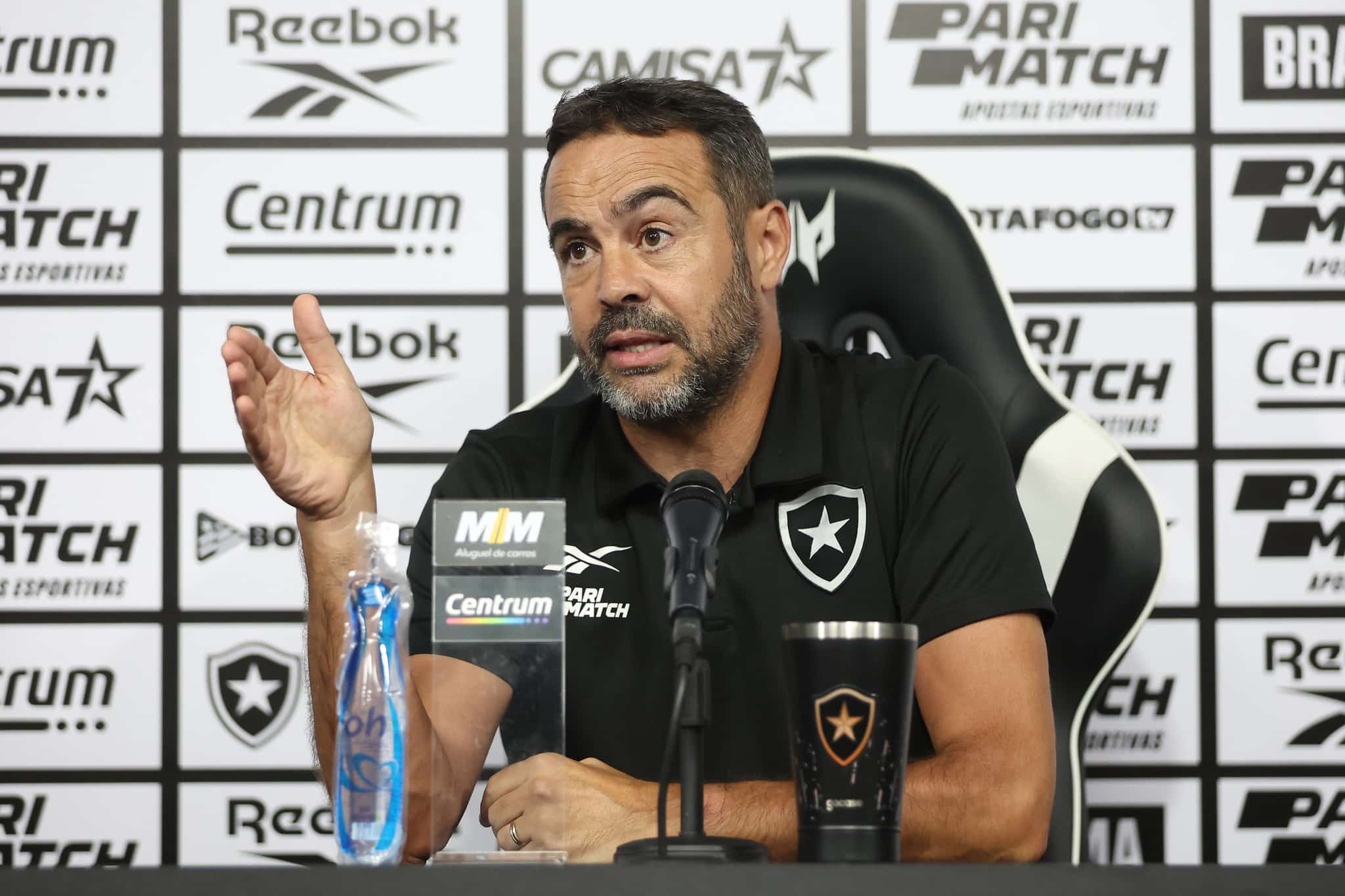 Perto do t&iacute;tulo, Artur Jorge destaca &lsquo;detalhe&rsquo; e fala em &lsquo;justi&ccedil;a&rsquo; para o Botafogo