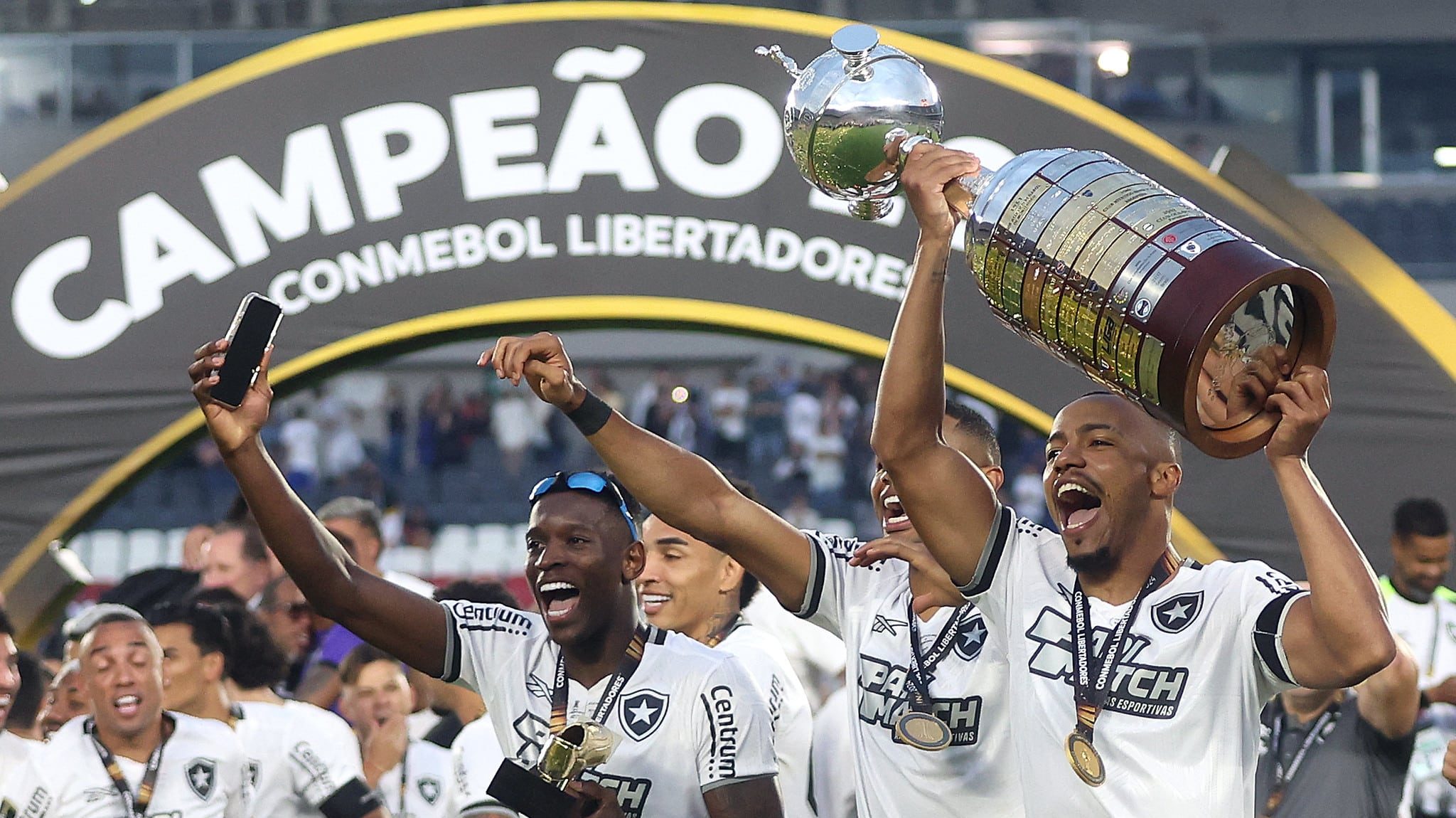 Botafogo celebra t&iacute;tulo da Libertadores 2024