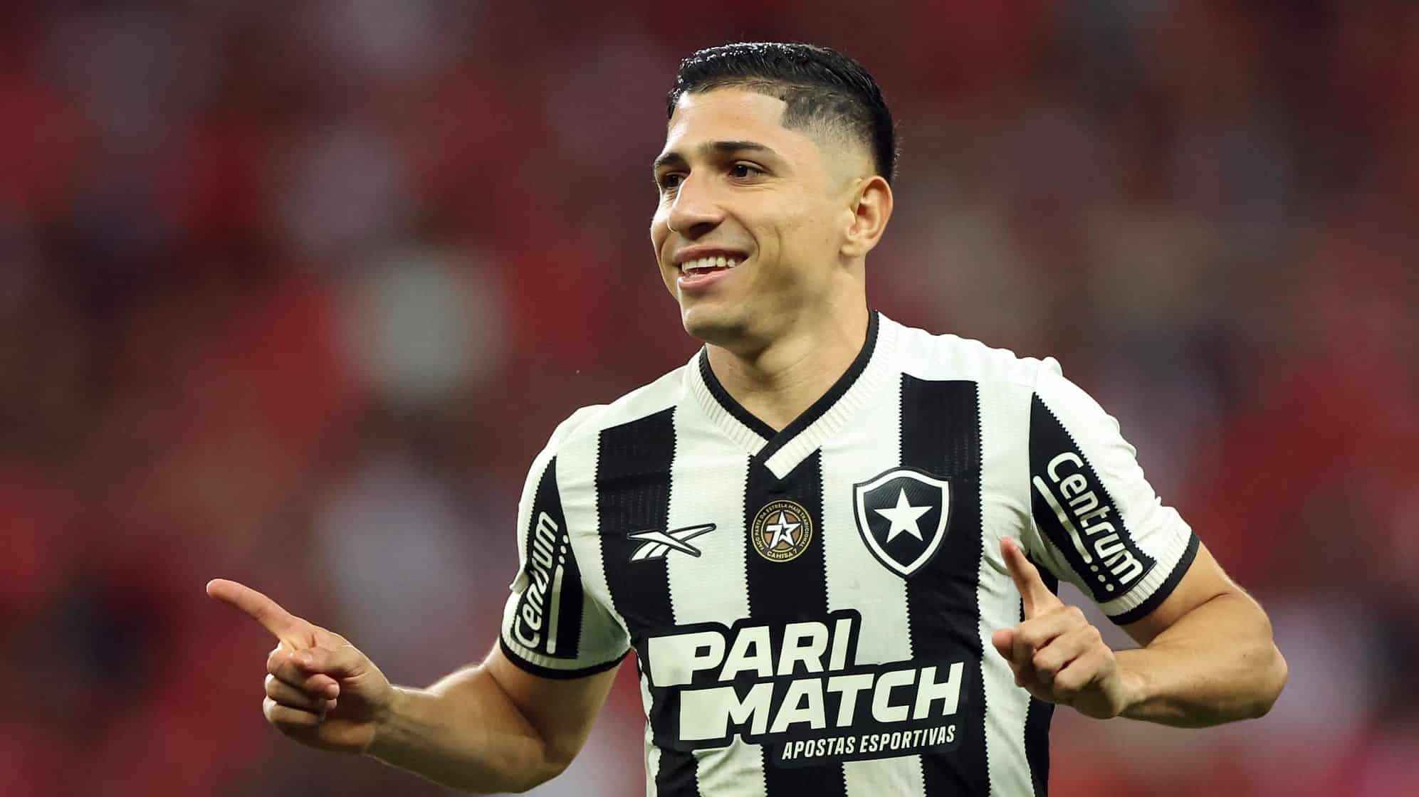 Maestro discreto deixa Botafogo bem perto do t&atilde;o sonhado t&iacute;tulo brasileiro