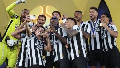 Botafogo &eacute; campe&atilde;o, faz cervejada e embarca para o Catar em espa&ccedil;o de 7 horas