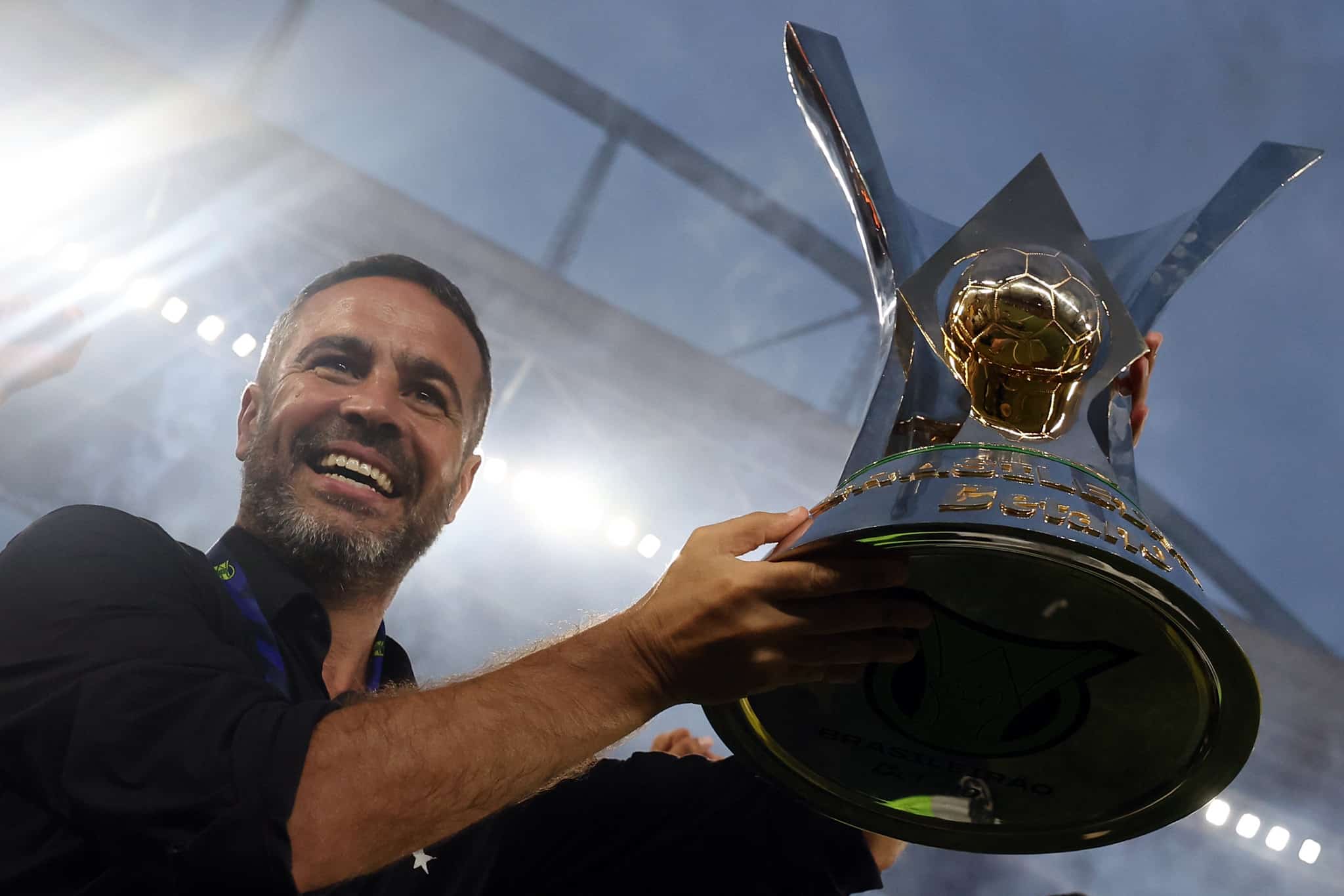 Artur Jorge &eacute; finalista de tradicional pr&ecirc;mio da Am&eacute;rica do Sul; veja os concorrentes