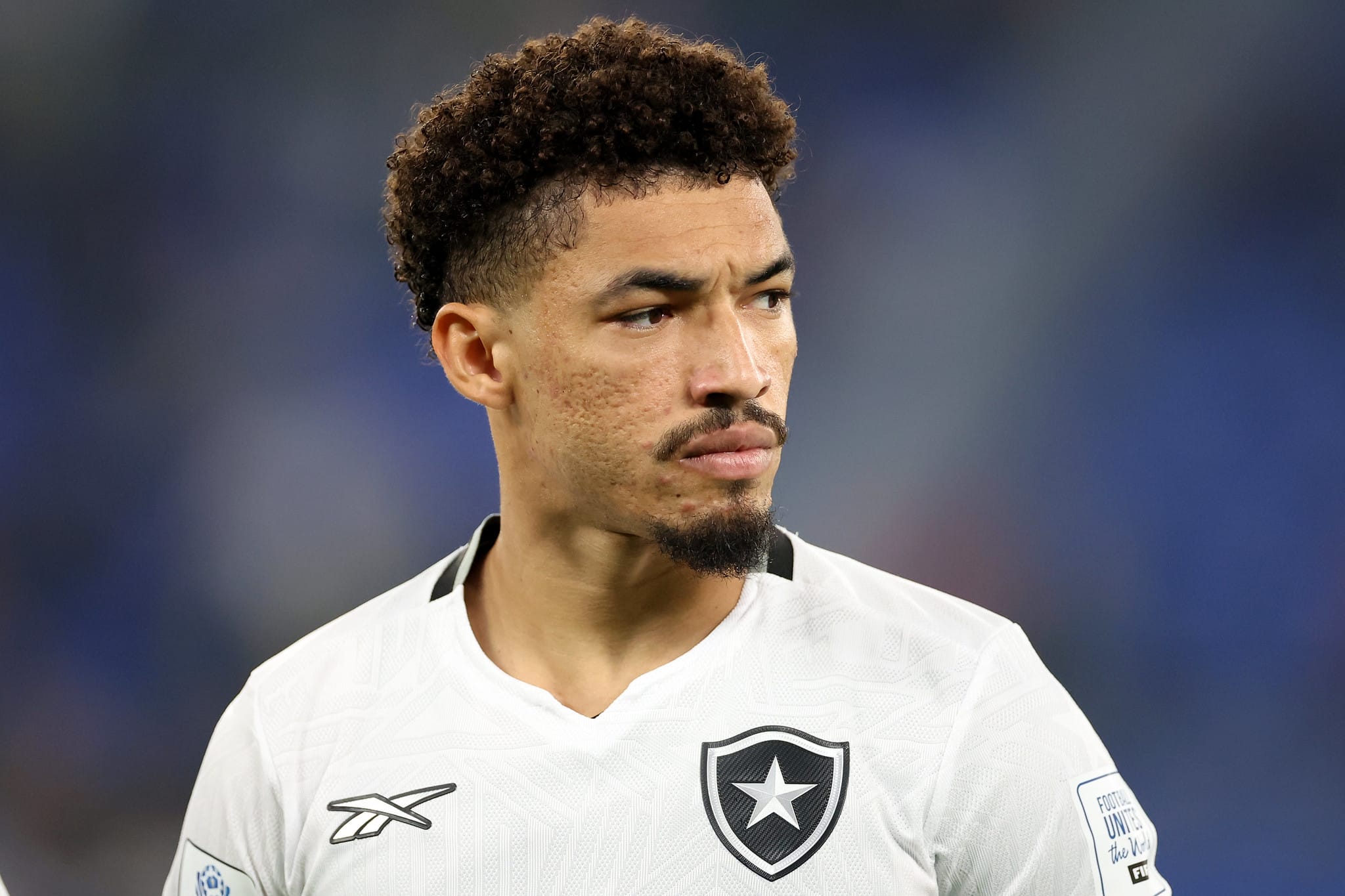 Adryelson n&atilde;o se anima com propostas brasileiras e sonha com reviravolta na Europa