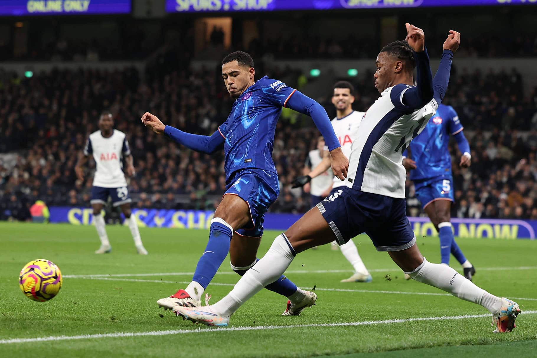 Técnico do Chelsea demonstra preocupação com sistema defensivo da equipe para o restante da temporada