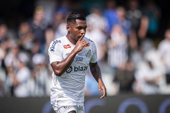 Atletico Nacional espera convencer o Santos por neg&oacute;cio envolvendo Morelos