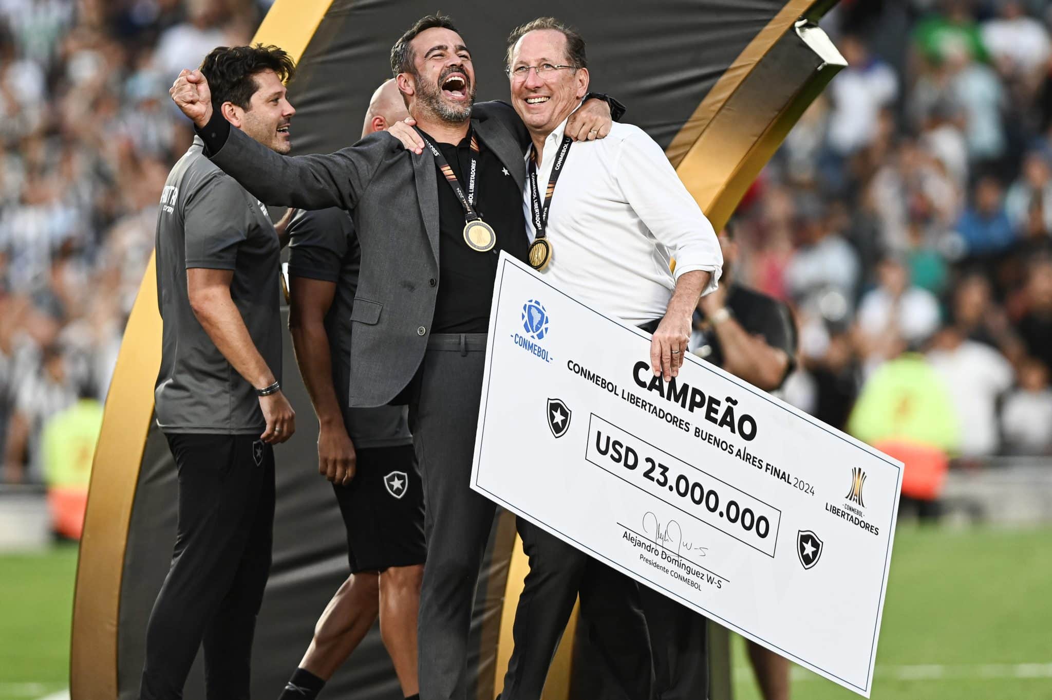 Sa&iacute;da de Artur Jorge tem disputa de vers&otilde;es nos bastidores e irrita&ccedil;&atilde;o do Botafogo