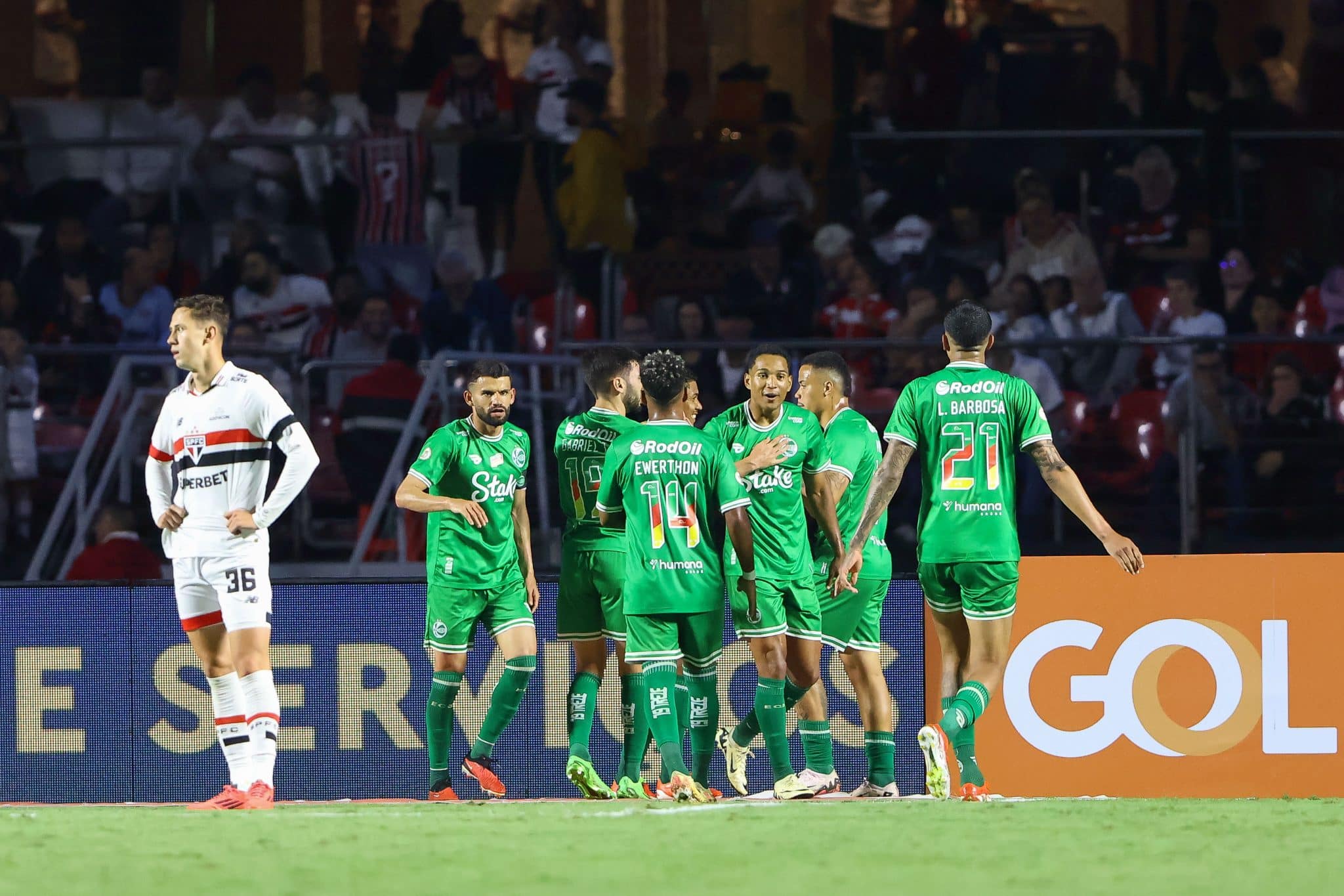 Jogadores do Juventude vibram com um dos gols no MorumBIS