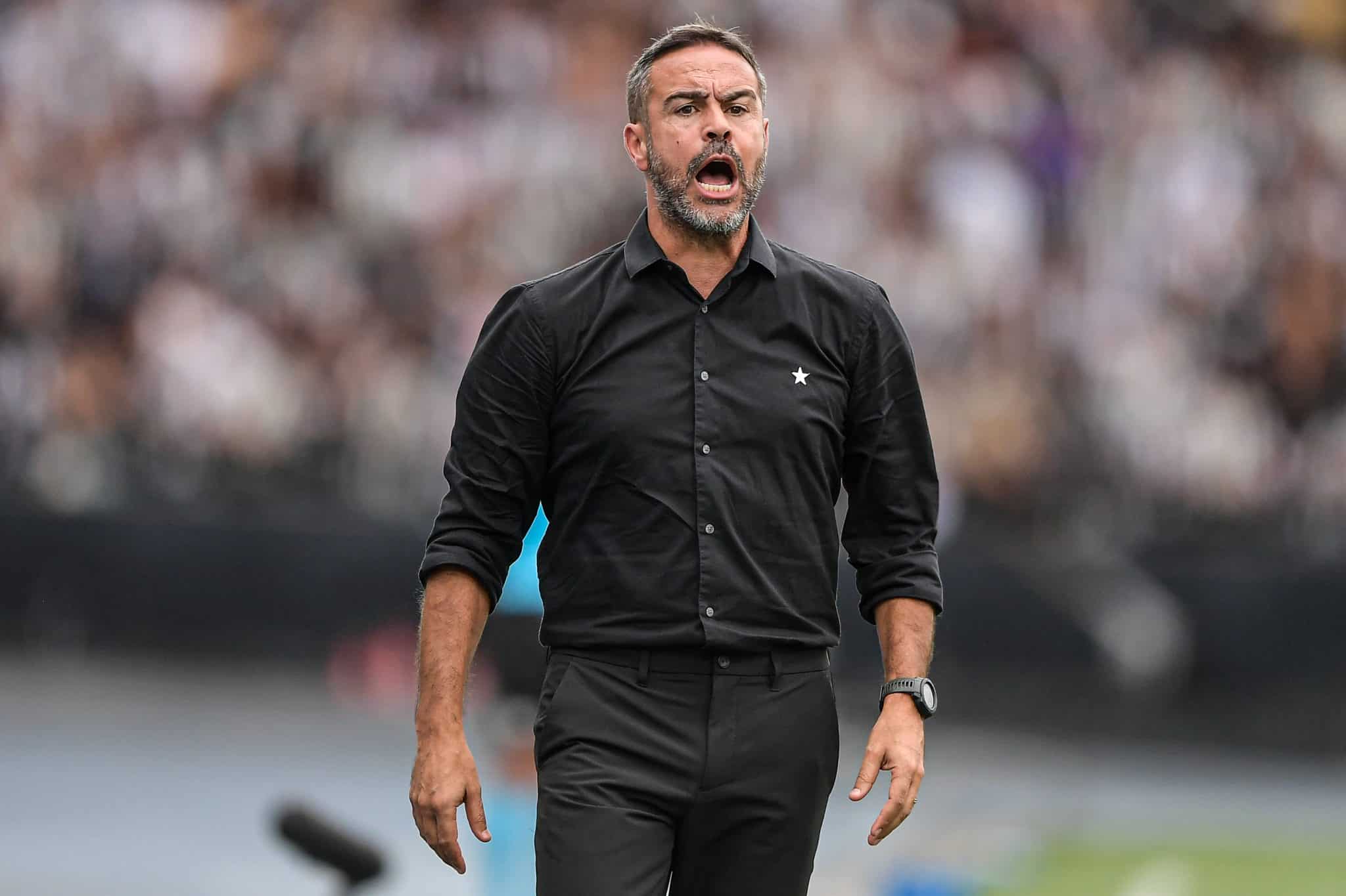 Artur Jorge fala sobre futuro e n&atilde;o crava perman&ecirc;ncia no Botafogo para 2025