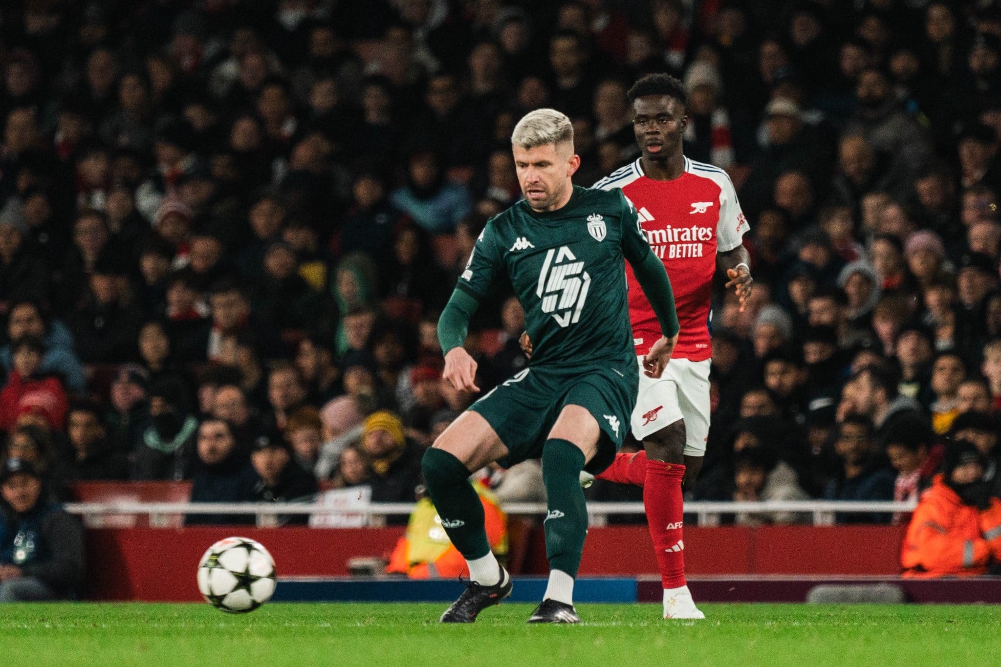 Caio Henrique, em a&ccedil;&atilde;o pelo Monaco contra o Arsenal