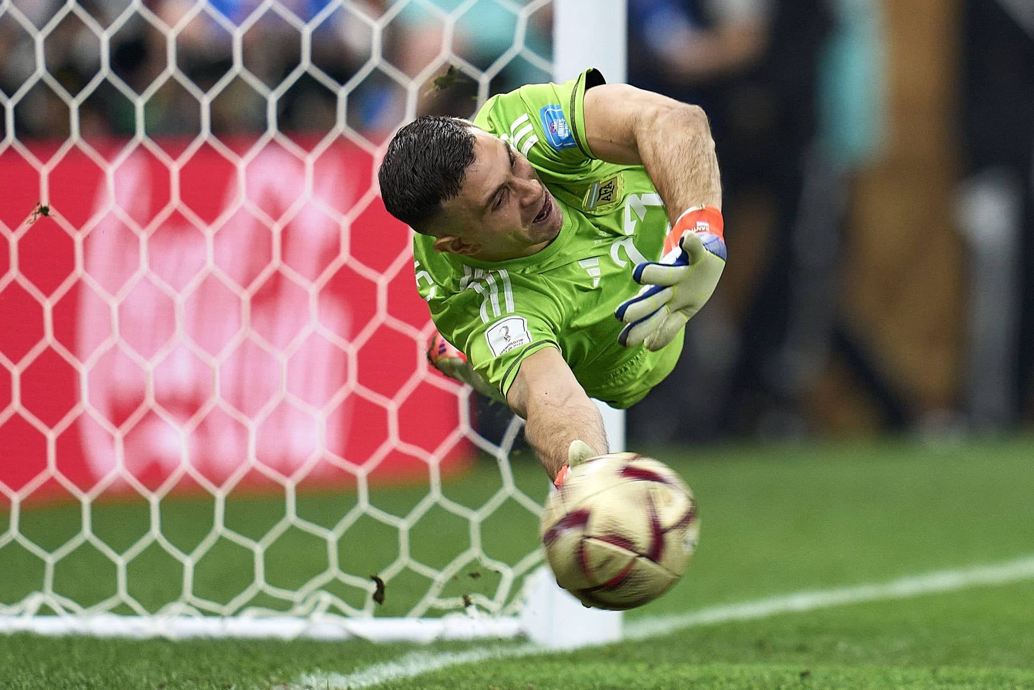 Dibu Mart&iacute;nez fechou o gol da Argentina na Copa do Mundo do Catar em 2022