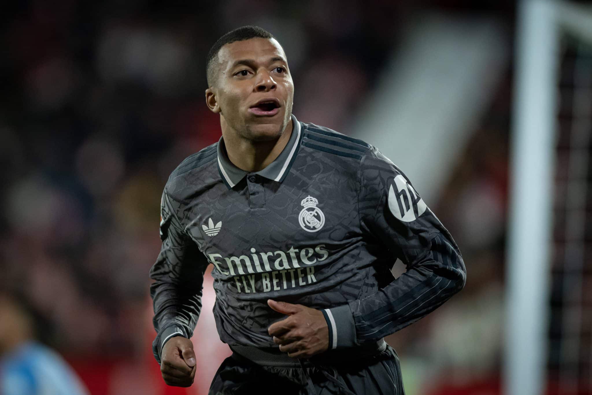 Mbapp&eacute; tem dificuldades para jogar como centroavante e se adaptar ao estilo de jogo do Real Madrid