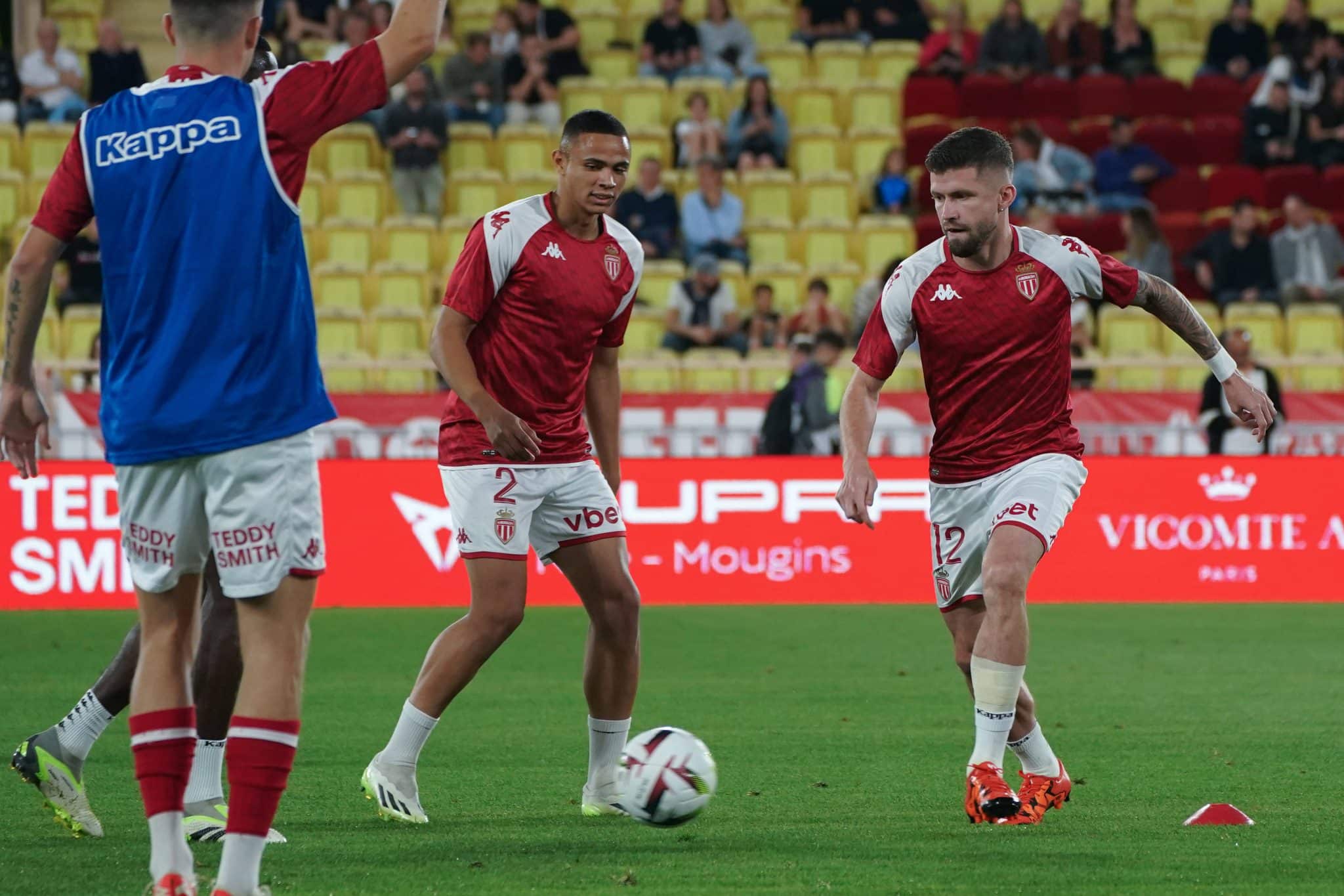 Barcelona abre conversas para contratar lateral brasileiro do Monaco