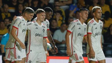 Flamengo atende pedido de Filipe Luis, afunda Crici&uacute;ma e ajuda Fluminense