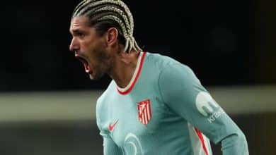 Atl&eacute;tico de Madrid supera 18 anos de trauma para virar e roubar lideran&ccedil;a do Barcelona