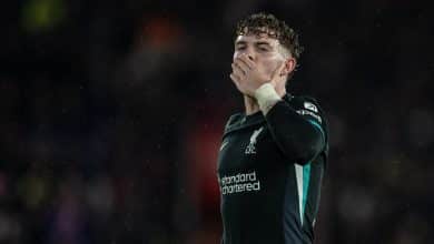 &lsquo;Camisa 10 puro&rsquo;: Joia do Liverpool marca e empolga no 1&ordm; jogo como titular da temporada