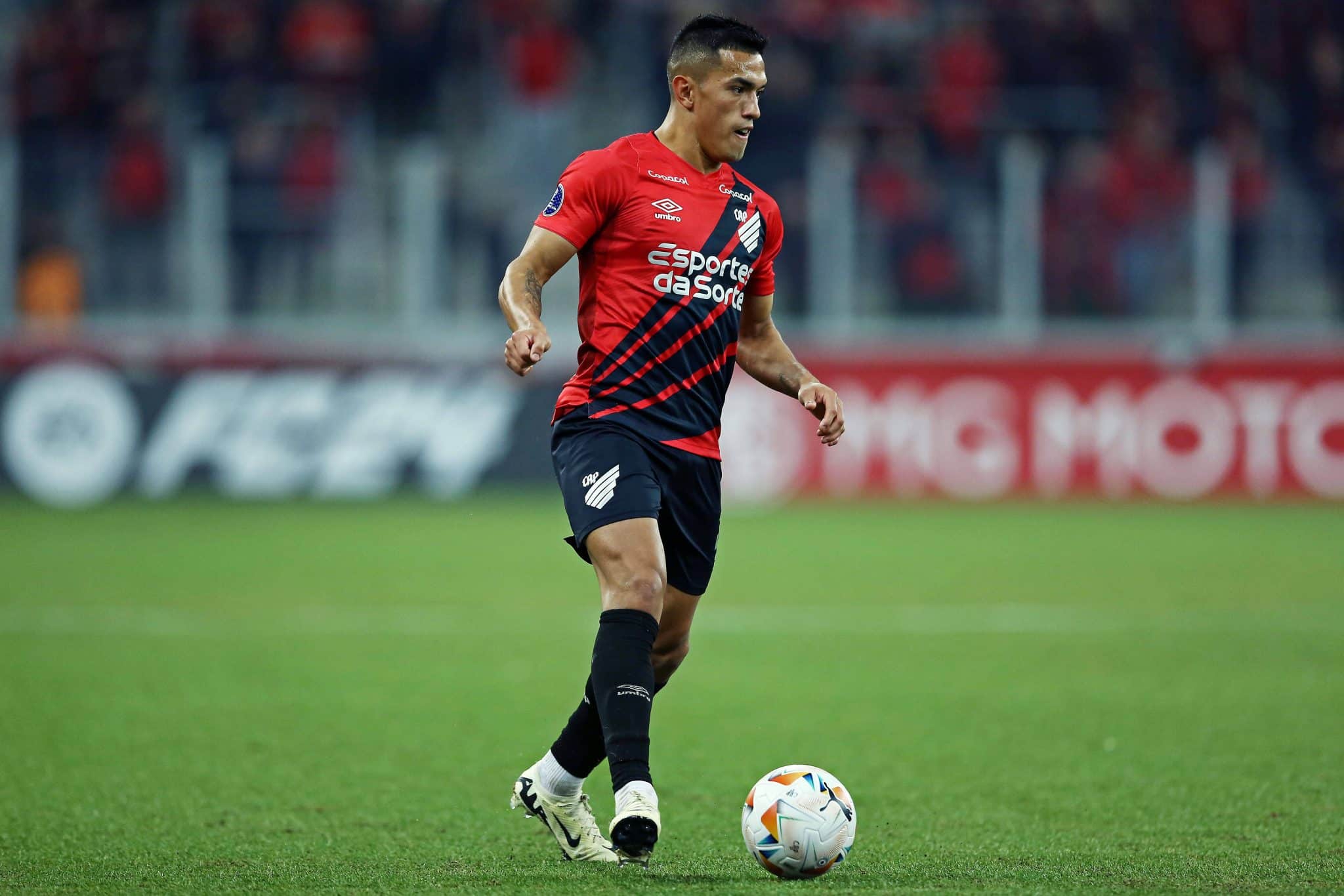 Tom&aacute;s Cuello, do Athletico-PR (Foto: Imago Images)