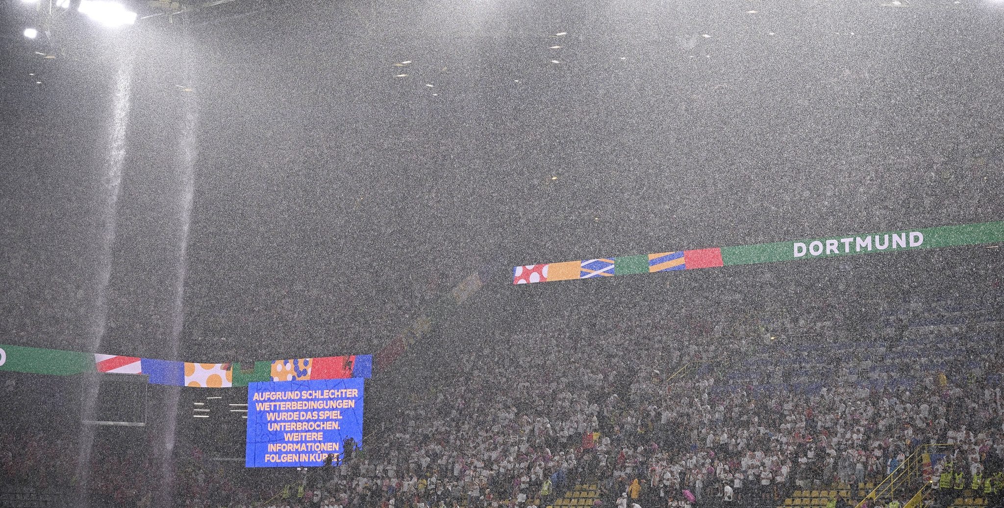 empestade com raios, granizo e chuva extrema interrompeu partida entre Alemanha e Dinamarca, em Dortmund, pelas oitavas da Euro 2024, em junho deste ano