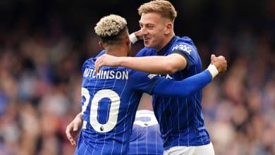Chelsea sofre com passado e poss&iacute;vel futuro em derrota para vice-lanterna
