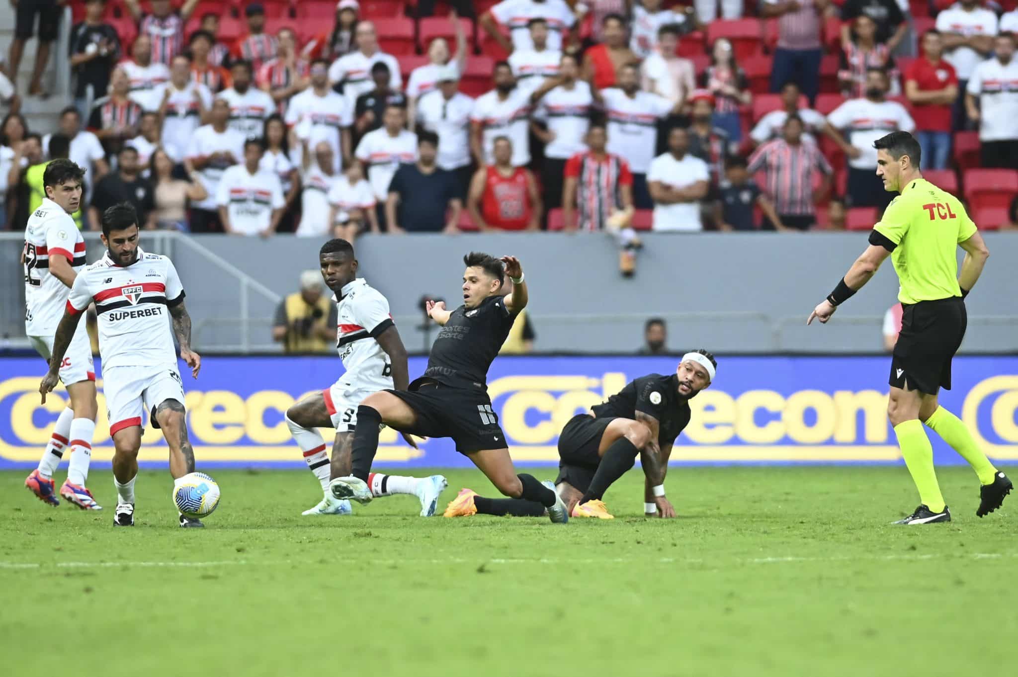 Memphis Depay e Romero