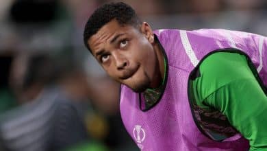 Antes de enfrentar Vitor Roque, Hansi Flick justifica empr&eacute;stimo do brasileiro ao Betis