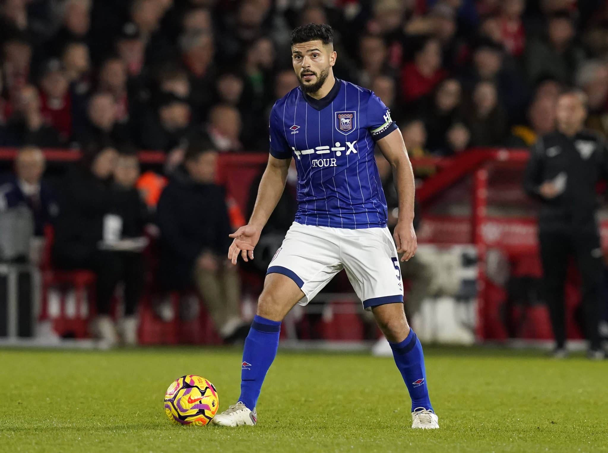 Capit&atilde;o de time da Premier League se recusa a usar bra&ccedil;adeira do arco-&iacute;ris por motivos religiosos