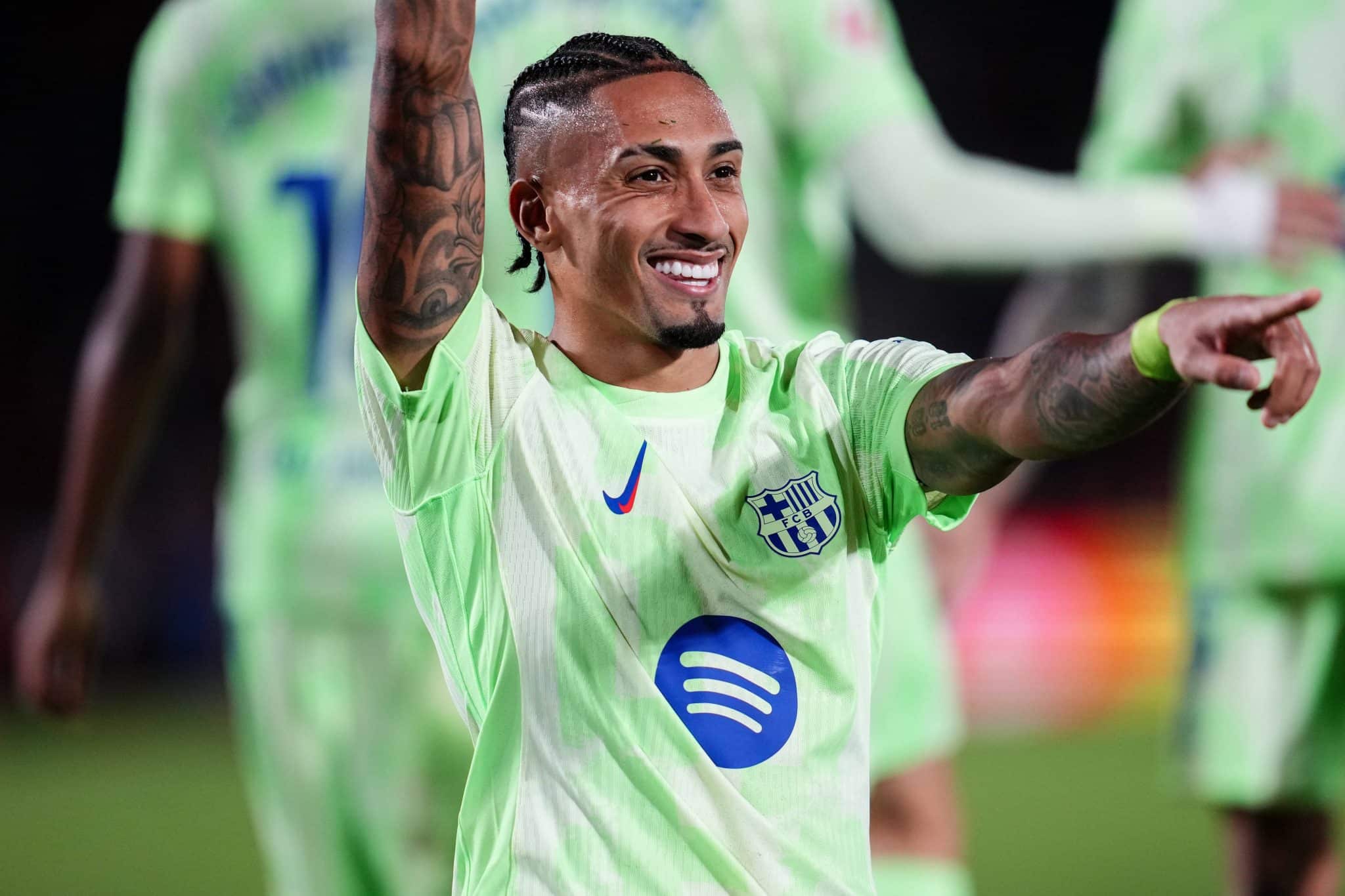 Bastidores: quem &eacute; o brasileiro desconhecido respons&aacute;vel pelo auge de Raphinha no Barcelona