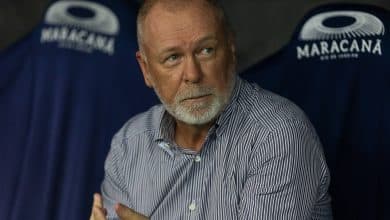 Ap&oacute;s erro em aposta com Quinteros, Gr&ecirc;mio busca seguran&ccedil;a ao avan&ccedil;ar por Mano