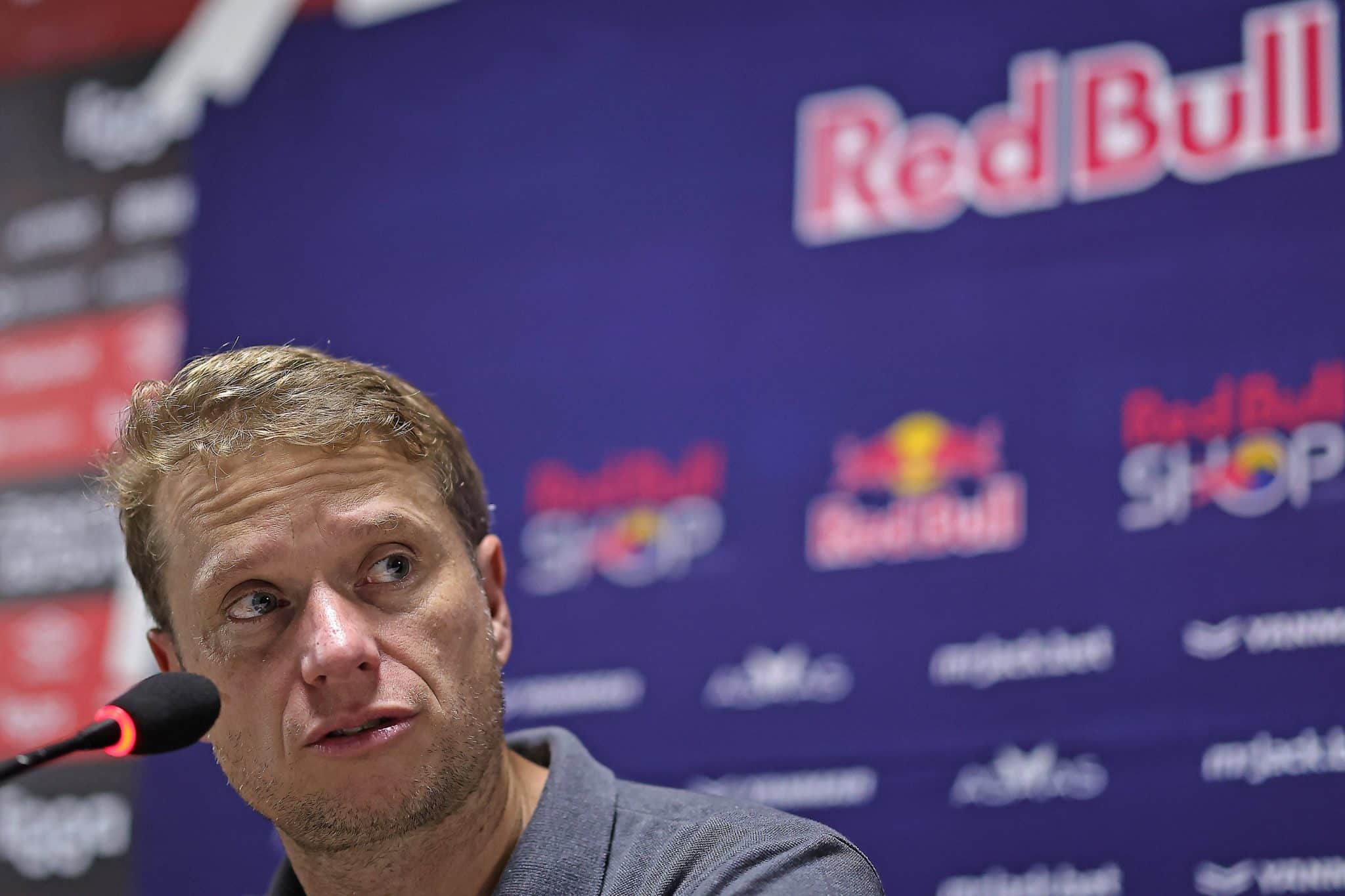 Fernando Seabra, t&eacute;cnico do Bragantino