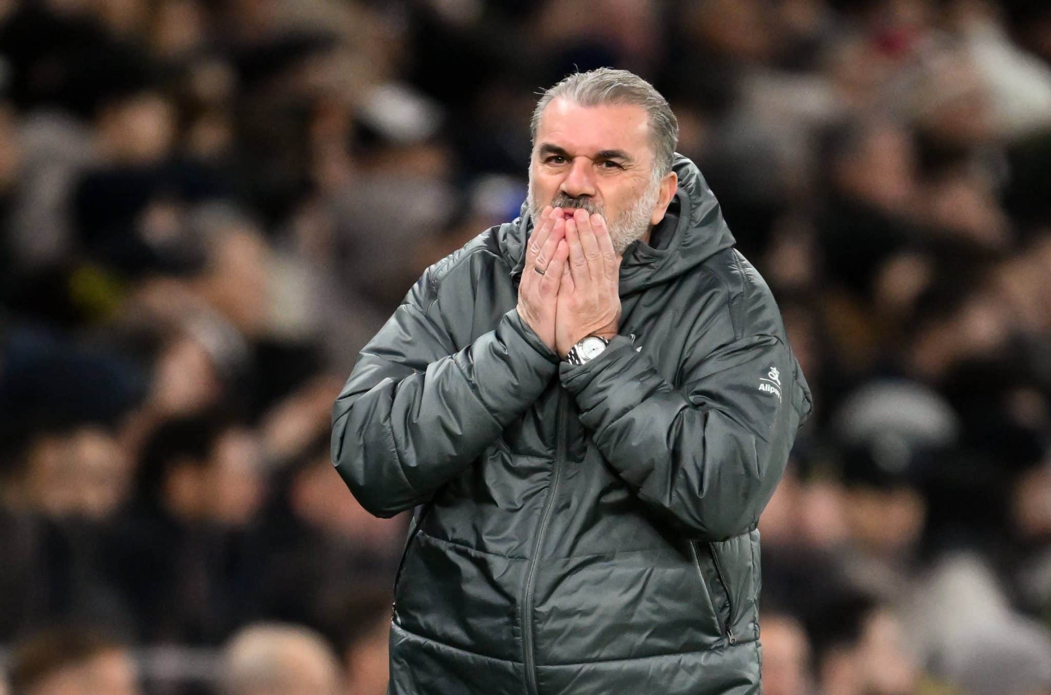 Postecoglou incr&eacute;dulo durante jogo do Tottenham
