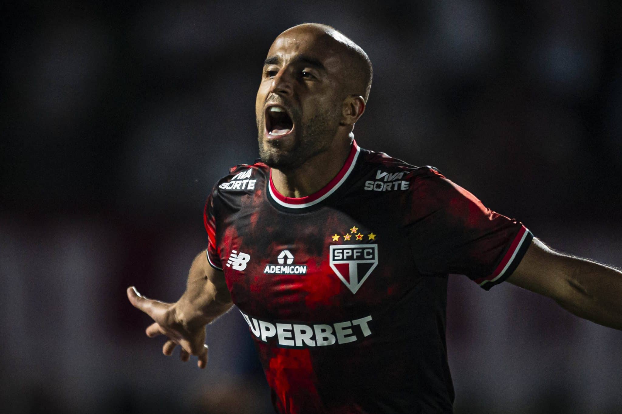Lucas Moura celebra gol pelo S&atilde;o Paulo 