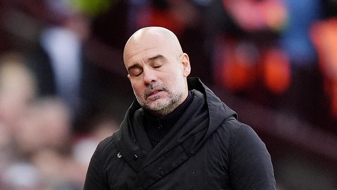 Guardiola durante Aston Villa 2 x 1 Manchester City