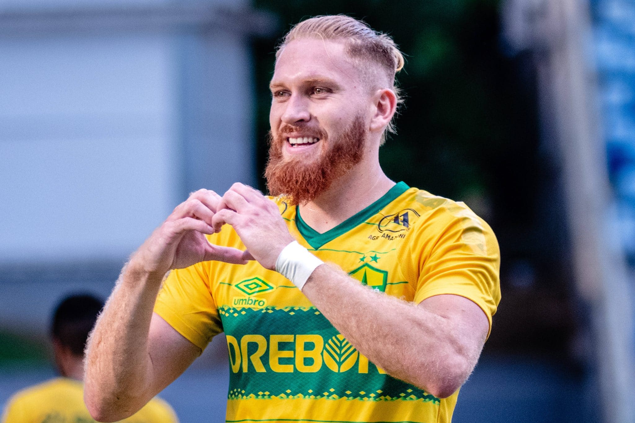 Pitta celebra gol pelo Cuiab&aacute;