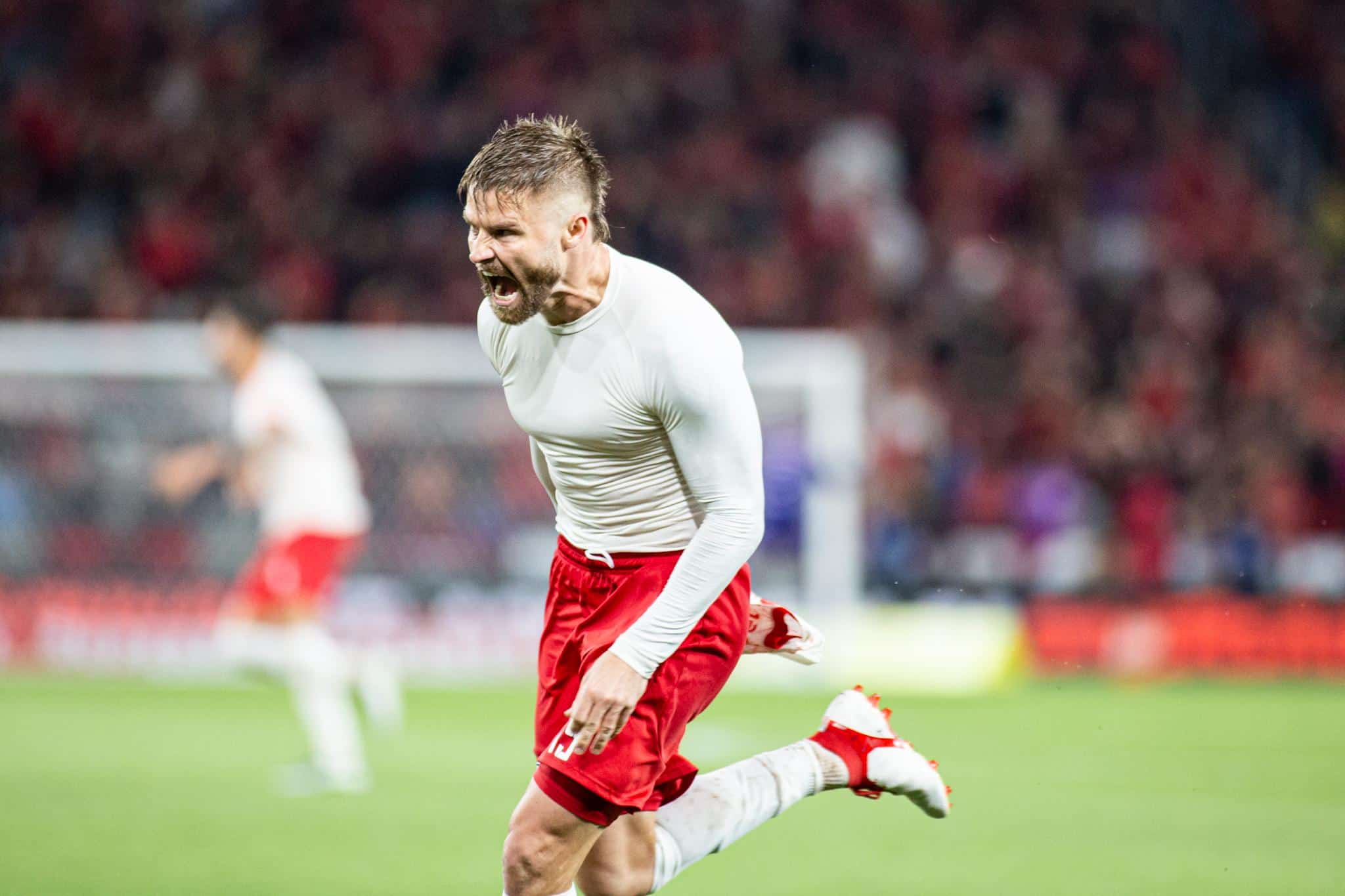 Bragantino vence Athletico-PR e aumenta drama na &uacute;ltima rodada do Brasileir&atilde;o&nbsp;