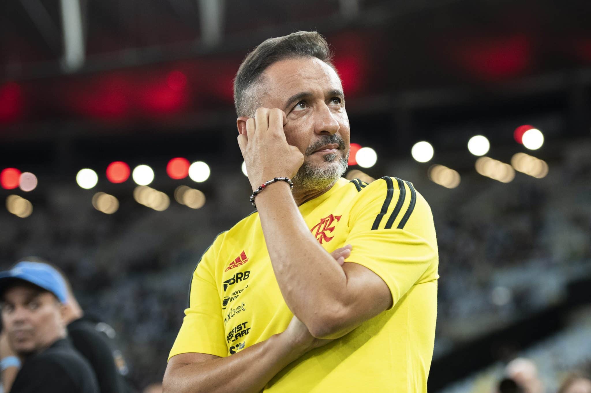 O t&eacute;cnico V&iacute;tor Pereira quando estava no Flamengo, em 2023