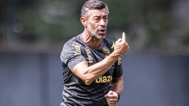 Iminente chegada de Tiquinho ao Santos faz Caixinha colocar atacante no mercado