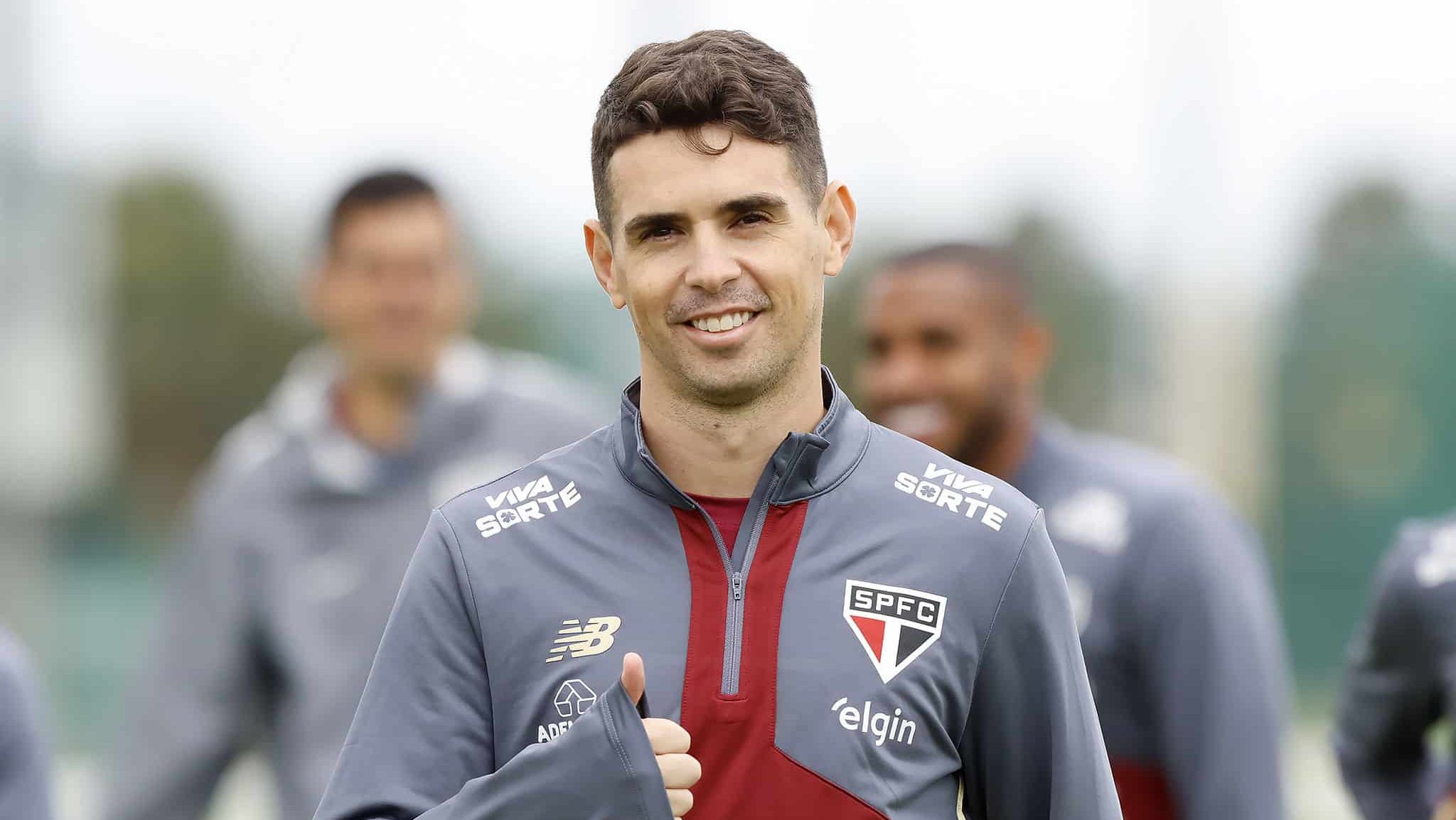 &lsquo;Nunca me assombrou&rsquo;: Oscar fala sobre sa&iacute;da e rela&ccedil;&atilde;o com torcida em retorno ao S&atilde;o Paulo