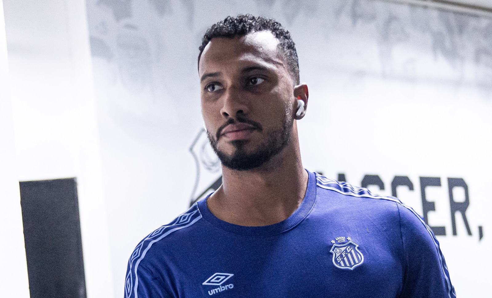 Valores e percentual: os detalhes do neg&oacute;cio entre Santos e Vit&oacute;ria por Lucas Braga