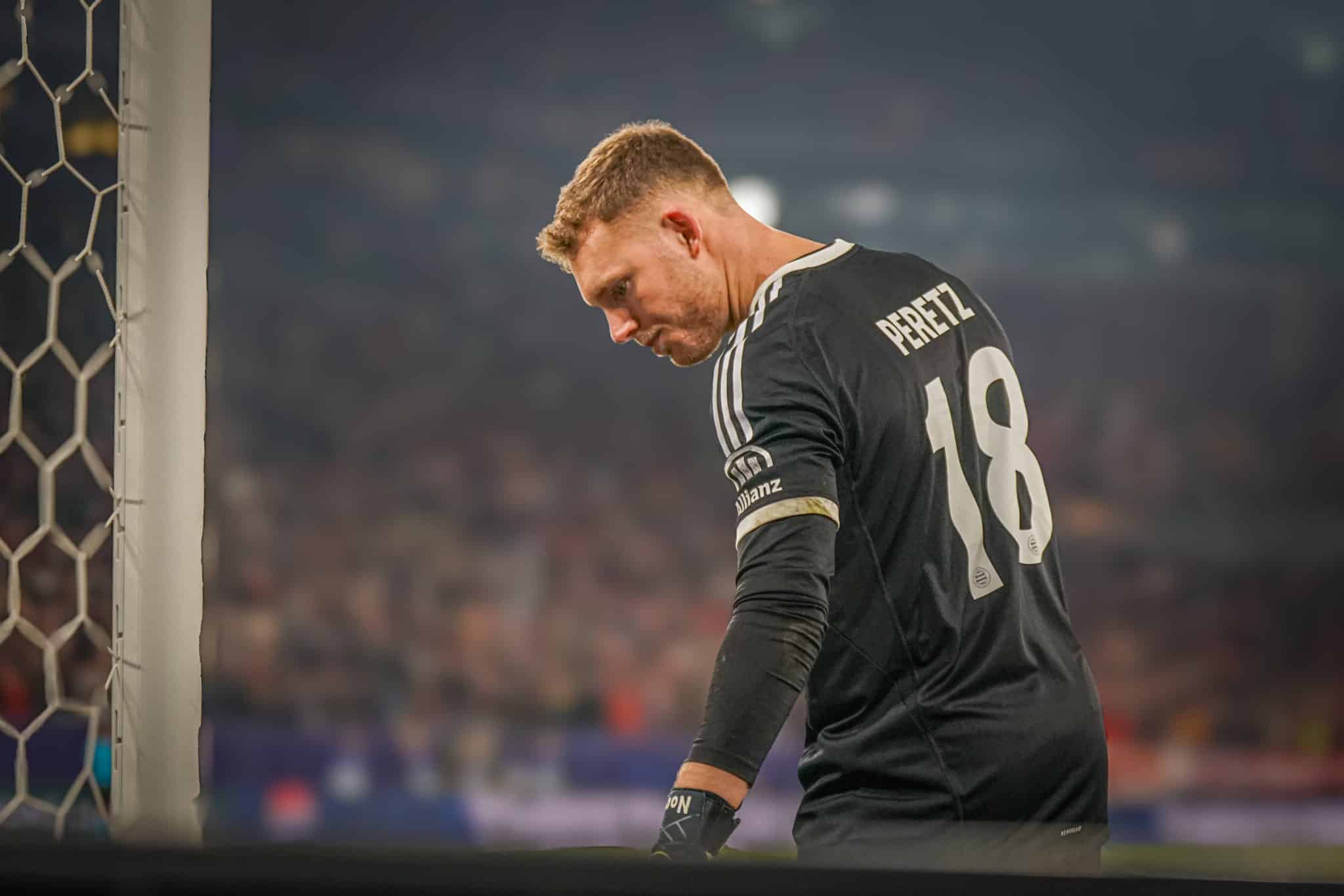 Daniel Peretz est&aacute; forra do Bayern de Munique por um problema nos rins. Clube b&aacute;varo avalia empr&eacute;stimo do goleiro e definiu revela&ccedil;&atilde;o do Col&ocirc;nia como substituto.