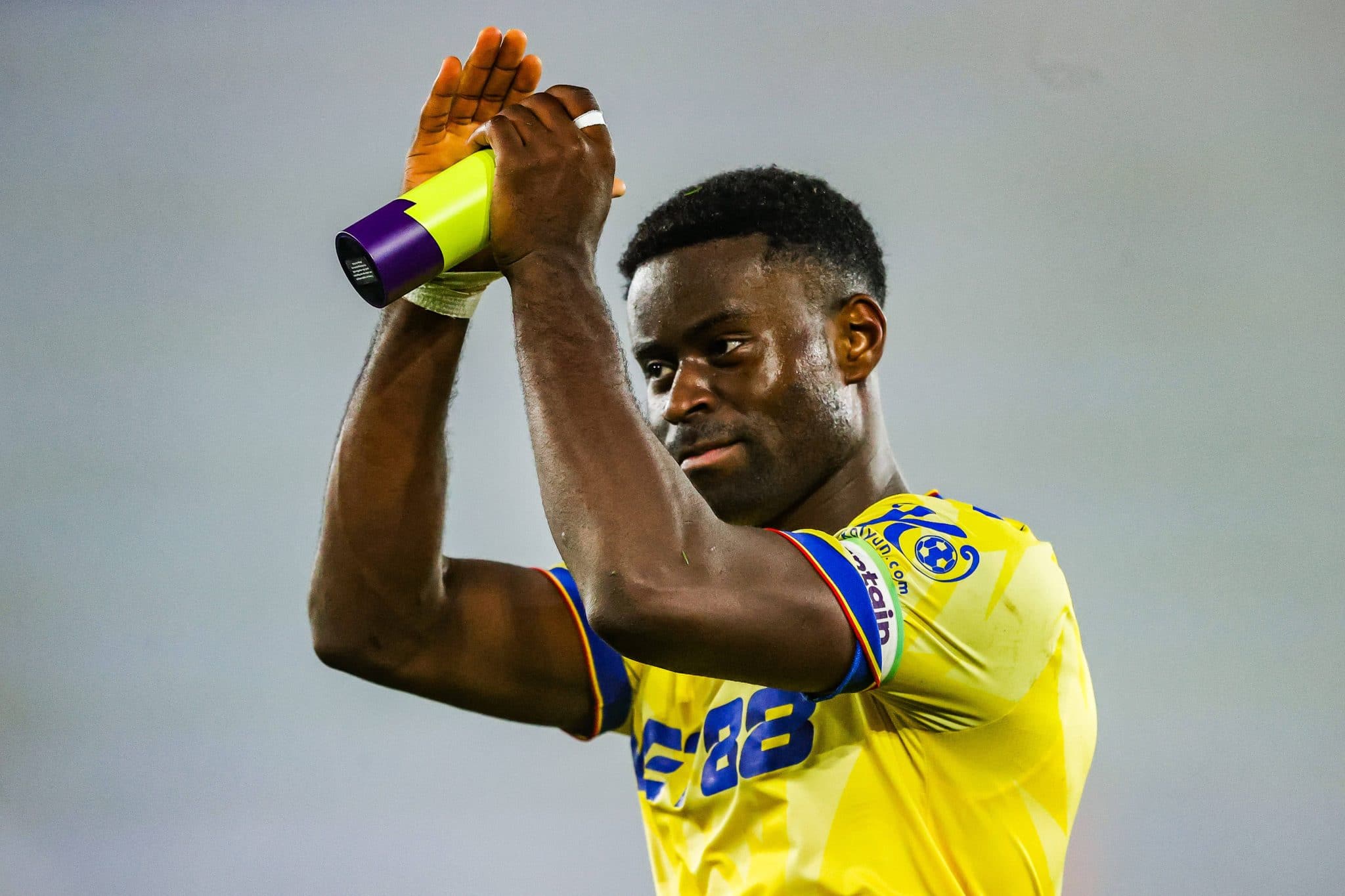 Chelsea abre m&atilde;o da contrata&ccedil;&atilde;o de Marc Guehi, mas causa problema a rival pedindo pelo fim do empr&eacute;stimo