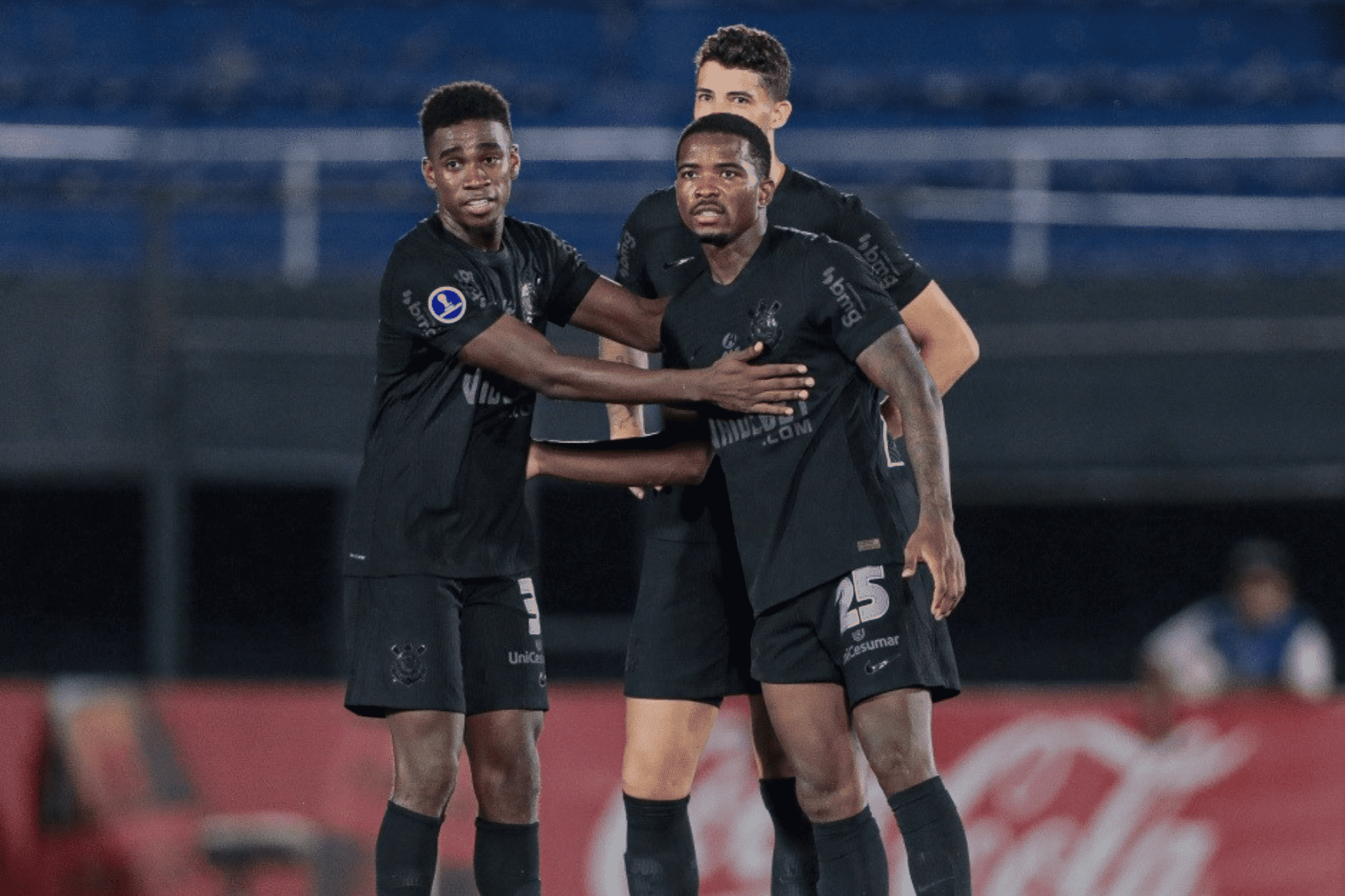 Cac&aacute;, Gustavo Henrique e F&eacute;lix Torres