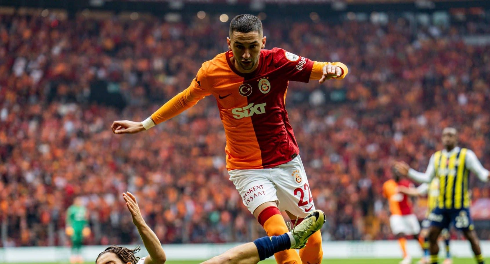 Ziyech demonstrou arrependimento por defender o Galatasaray e acertou ida ao Al-Duhail