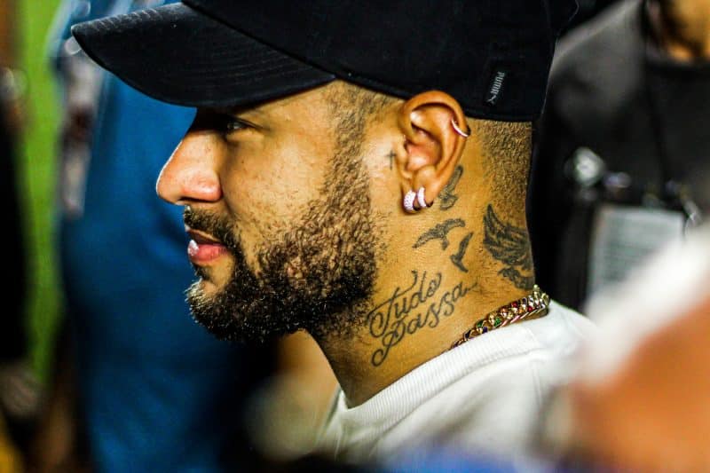 Estafe de Neymar quer comprar mansão na região mais luxuosa de Santos