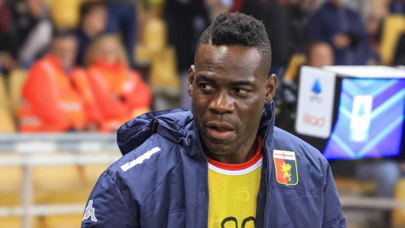 Após reencontrar antigo desafeto, Balotelli deve deixar Genoa com apenas 56 minutos em campo